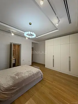 Satılır 3 otaqlı mənzil 130 m²