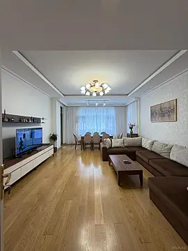 Satılır 3 otaqlı mənzil 130 m²
