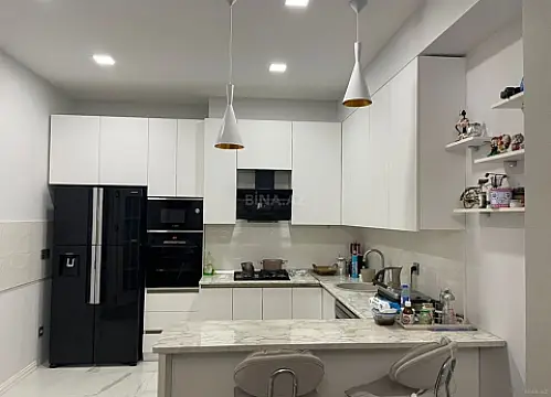 Satılır 2 otaqlı mənzil 78 m²