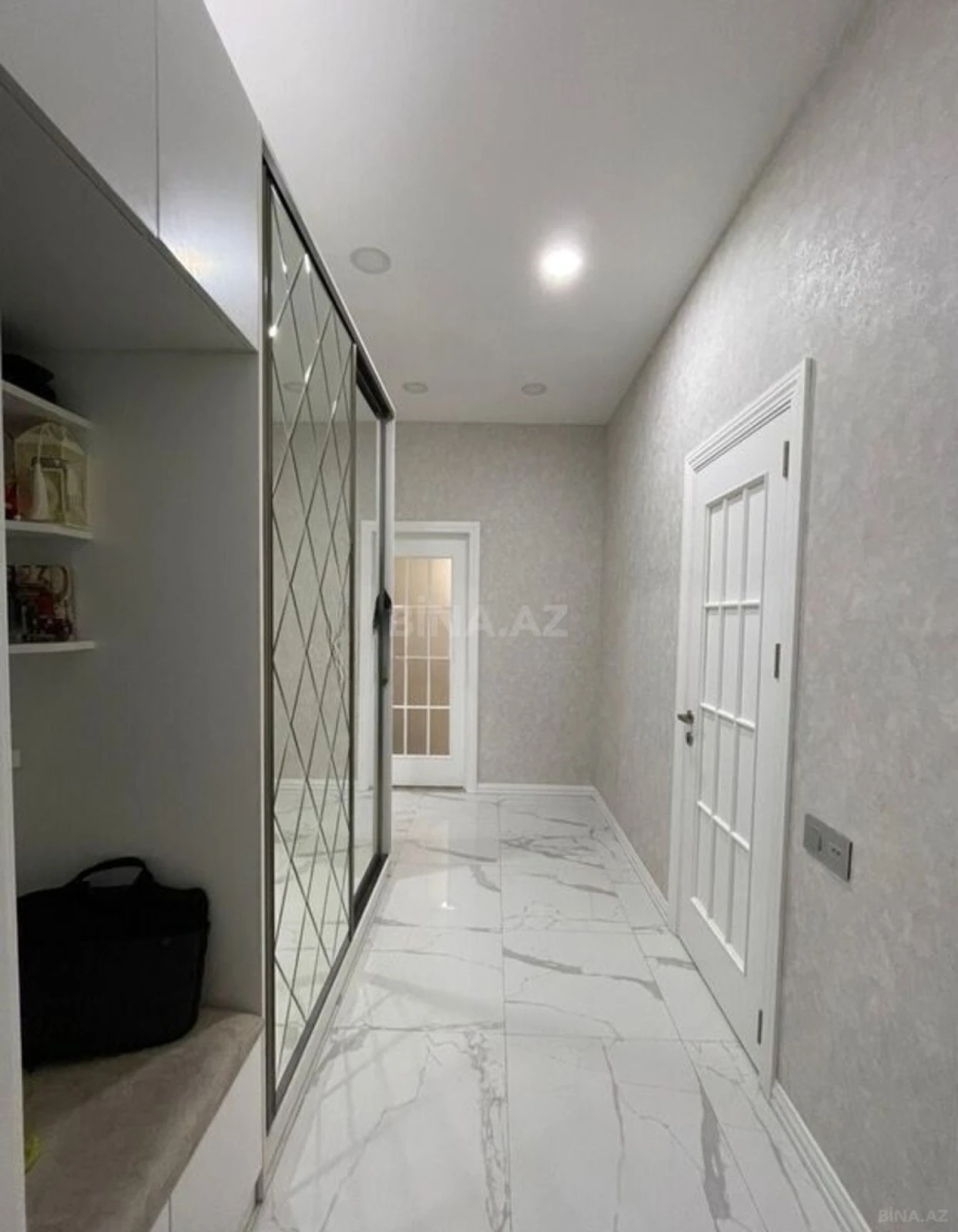 Satılır 2 otaqlı mənzil 78 m²