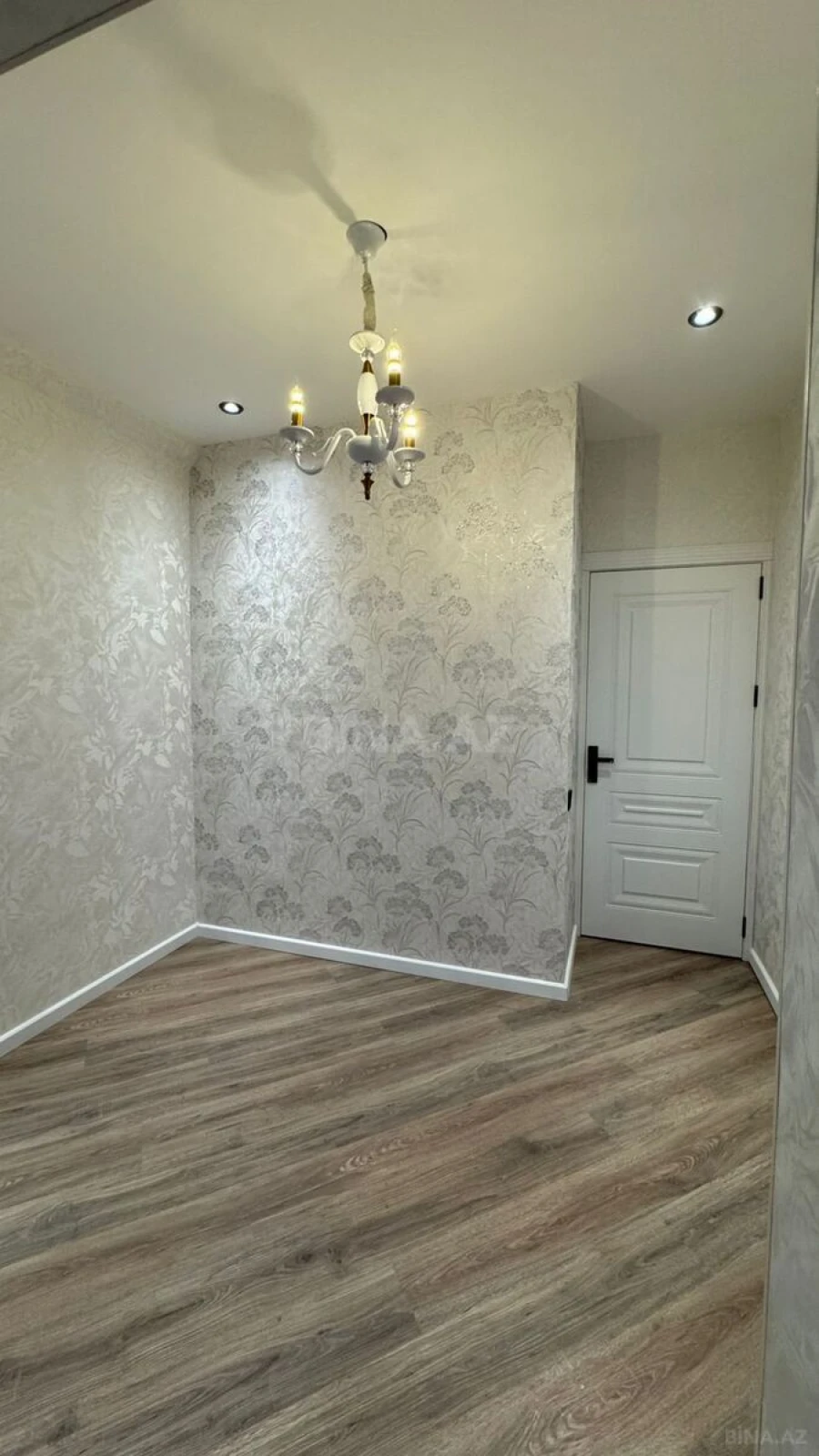 Satılır 2 otaqlı mənzil 68 m²