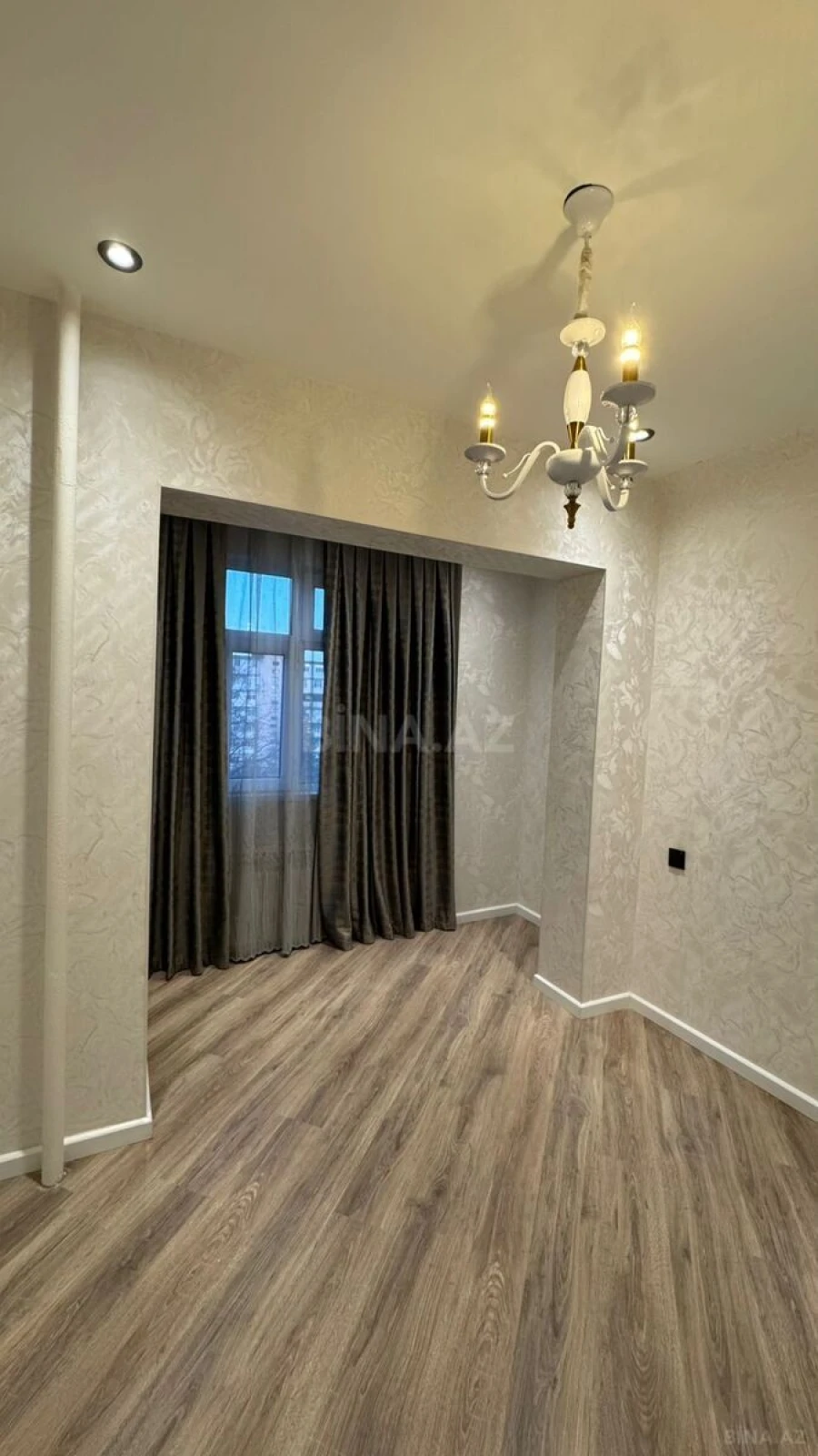 Satılır 2 otaqlı mənzil 68 m²