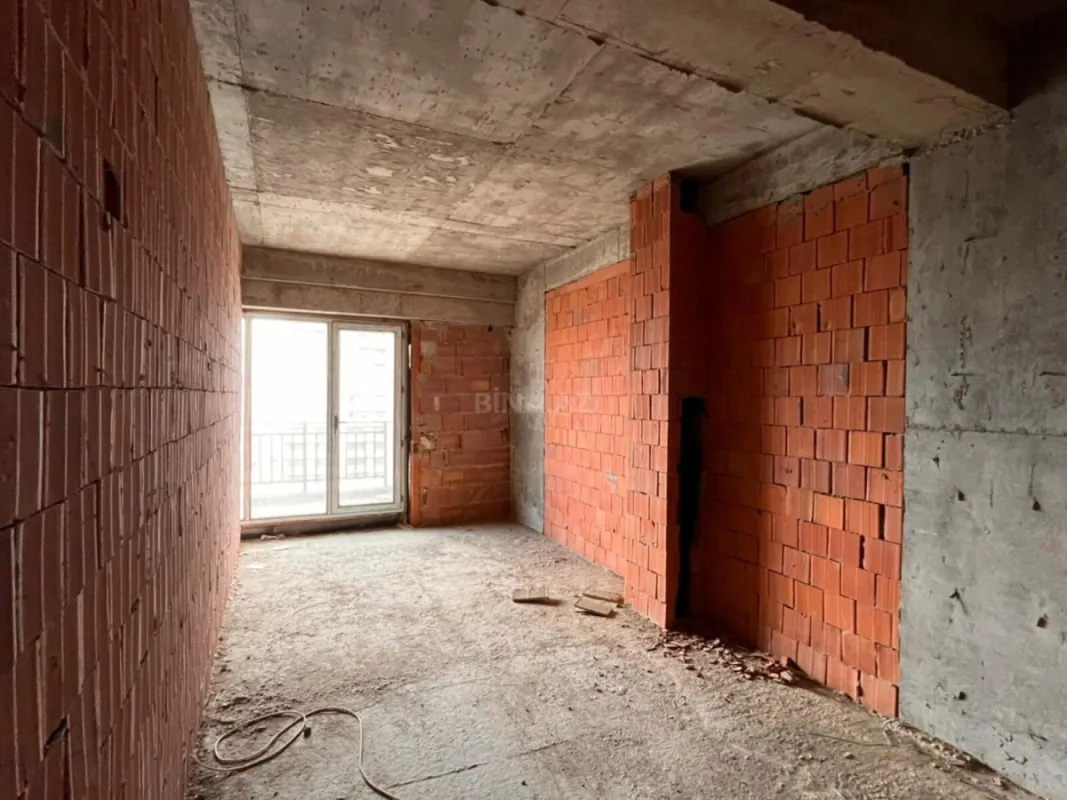 Satılır 3 otaqlı mənzil 157 m²