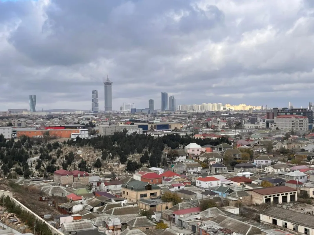 Satılır 3 otaqlı mənzil 157 m²