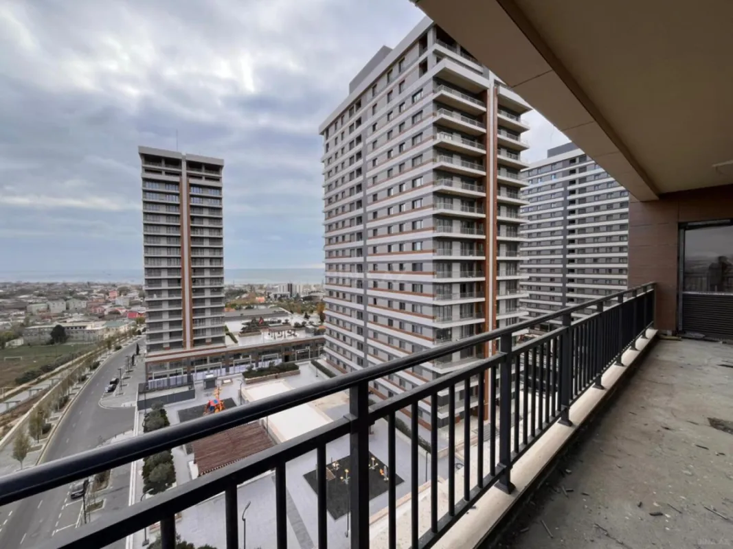 Satılır 3 otaqlı mənzil 157 m²