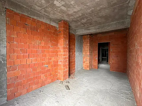 Satılır 3 otaqlı mənzil 157 m²