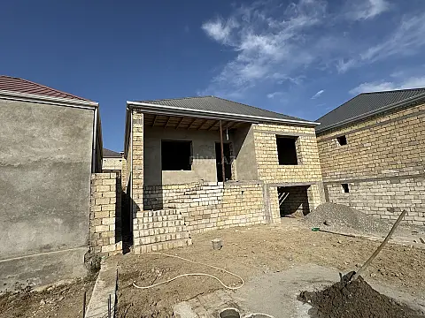 Satılır 4 otaqlı həyət evi 170 m²