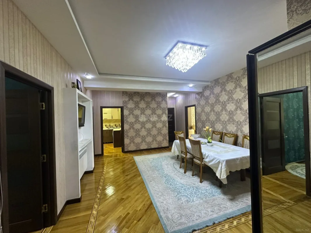 Satılır 3 otaqlı mənzil 127 m²
