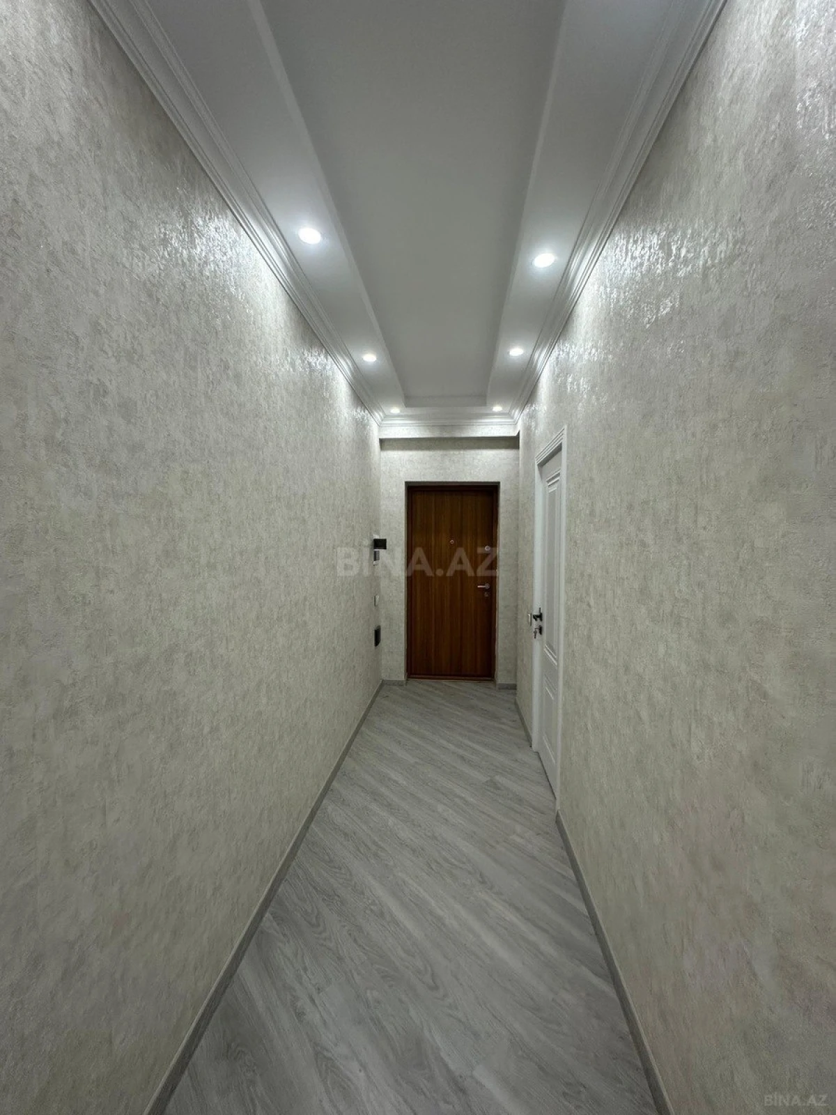 Satılır 3 otaqlı mənzil 79.5 m²