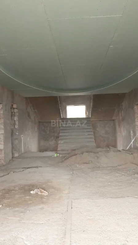 Satılır 6 otaqlı həyət evi 300 m²