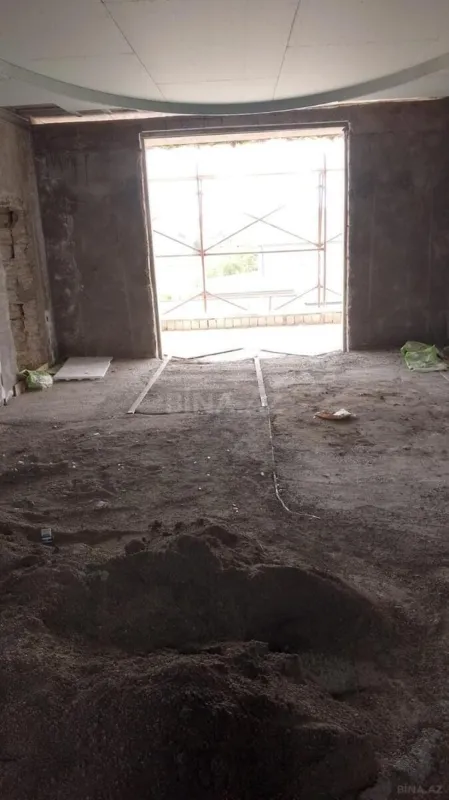 Satılır 6 otaqlı həyət evi 300 m²