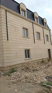 Satılır 6 otaqlı həyət evi 300 m²