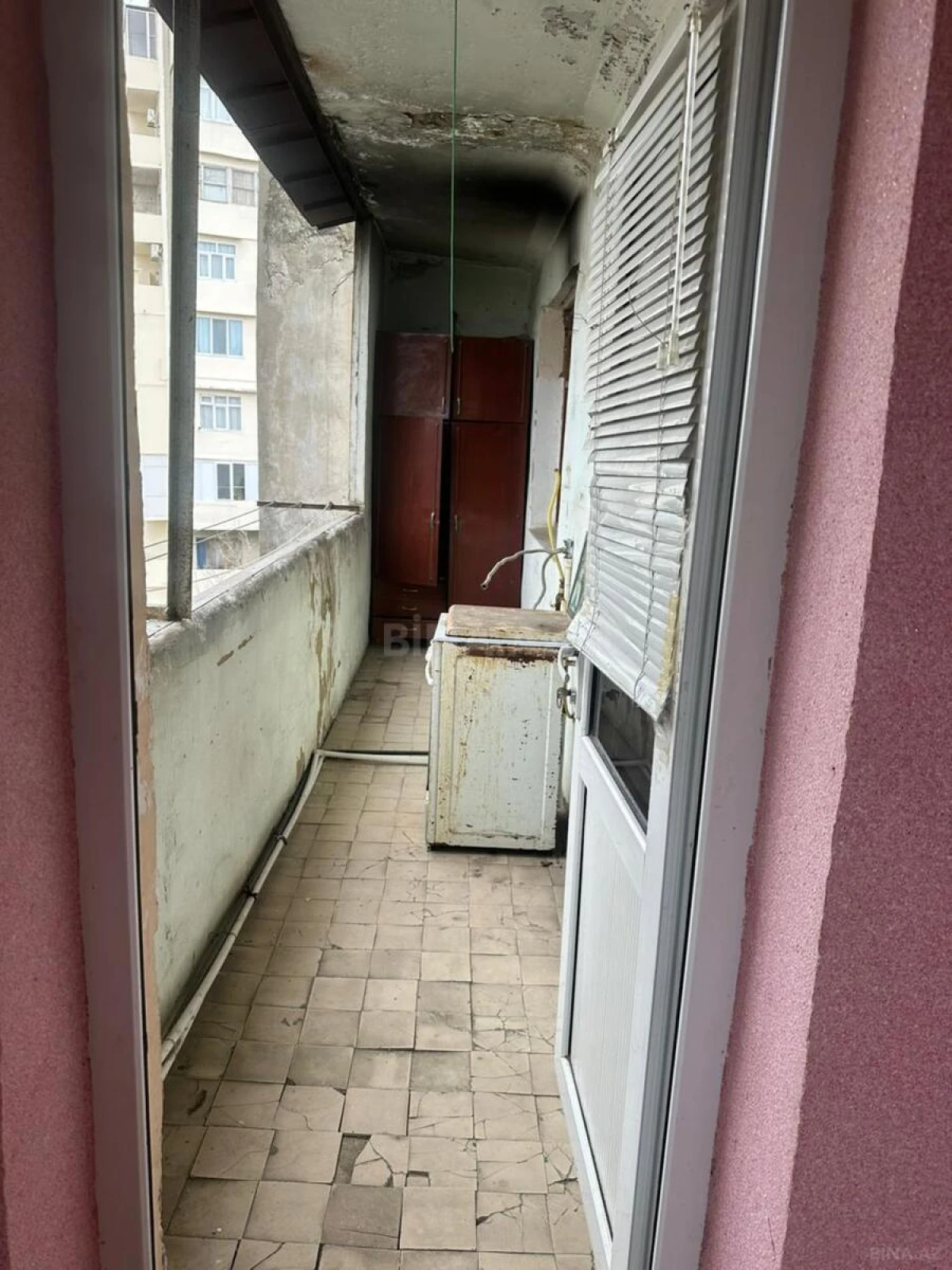 Satılır 4 otaqlı mənzil 130 m²