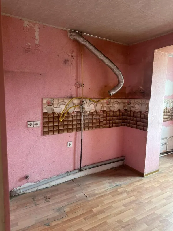 Satılır 4 otaqlı mənzil 130 m²