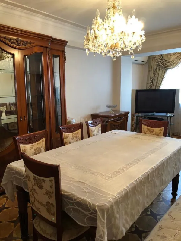 Kirayə verilir 3 otaqlı mənzil 98 m²