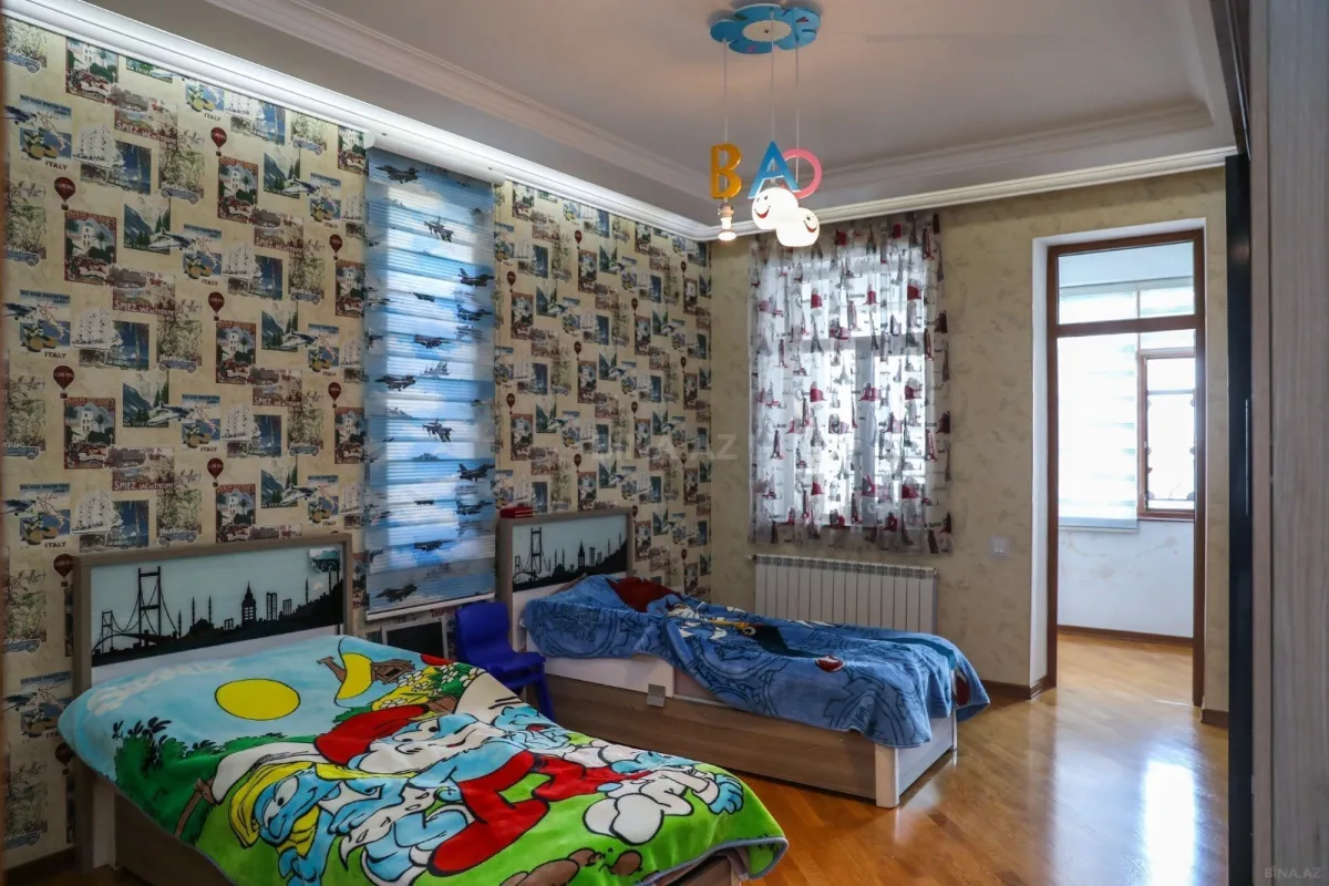 Satılır 10 otaqlı həyət evi 1000 m²