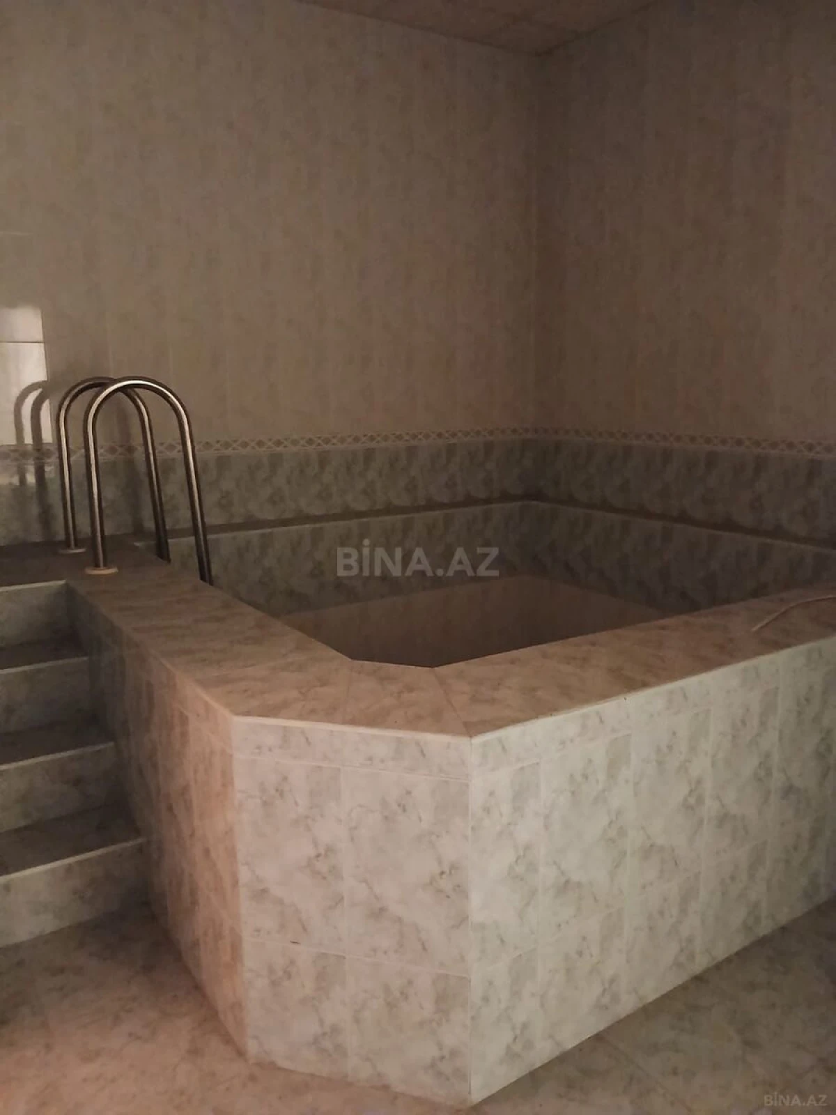 Kirayə verilir obyekt 555 m²