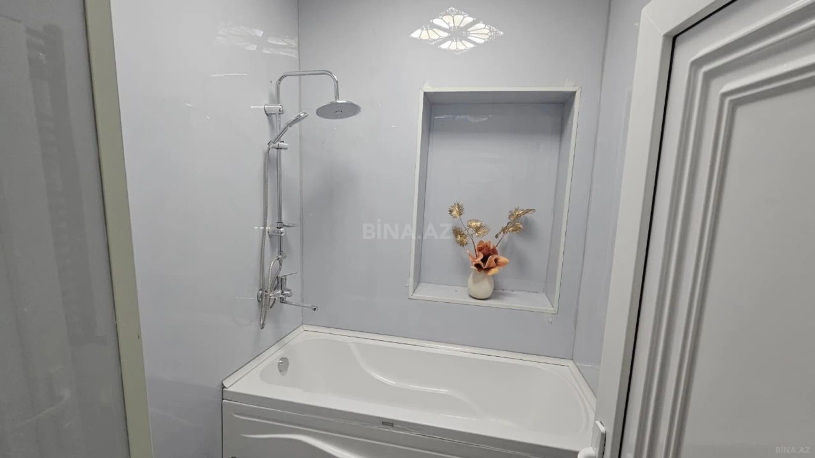 Kirayə verilir 8 otaqlı ofis 400 m²