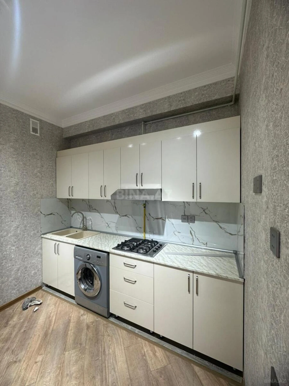 Kirayə verilir 2 otaqlı mənzil 65 m²