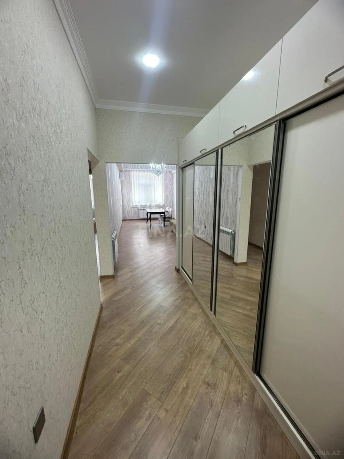 Kirayə verilir 2 otaqlı mənzil 65 m²