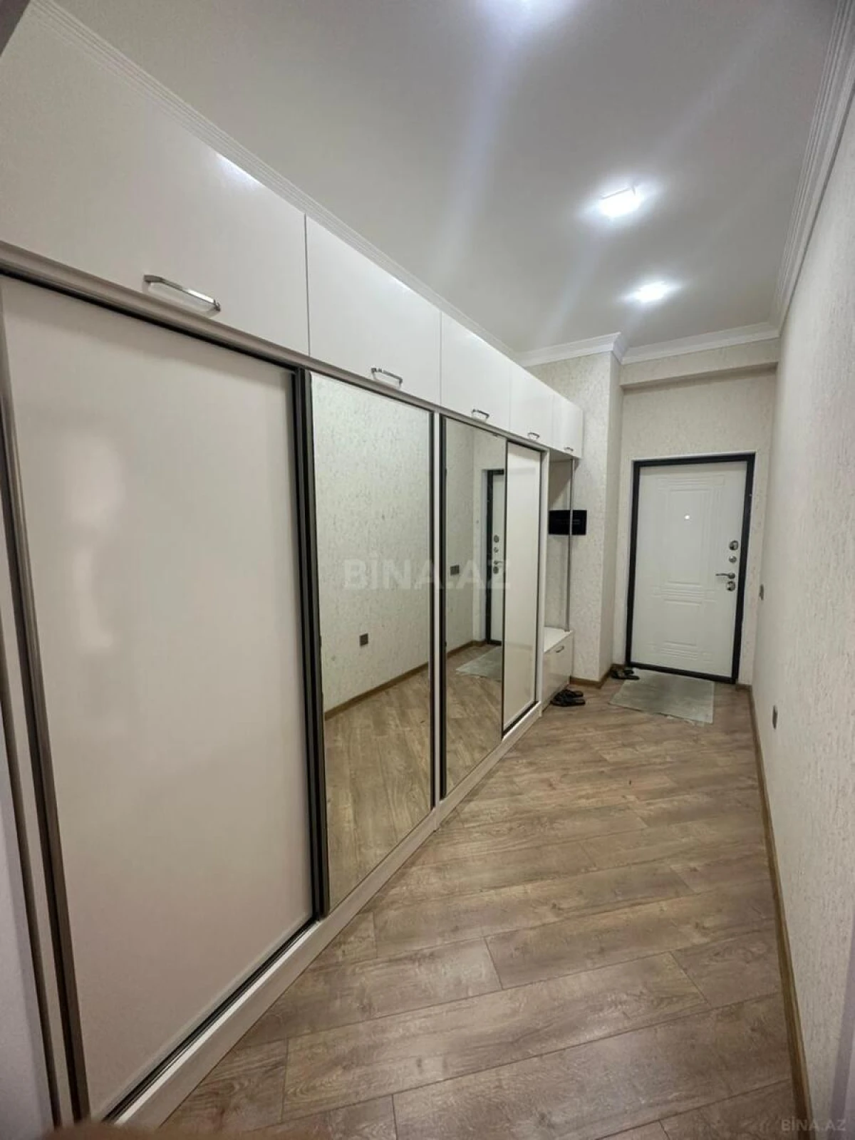 Kirayə verilir 2 otaqlı mənzil 65 m²