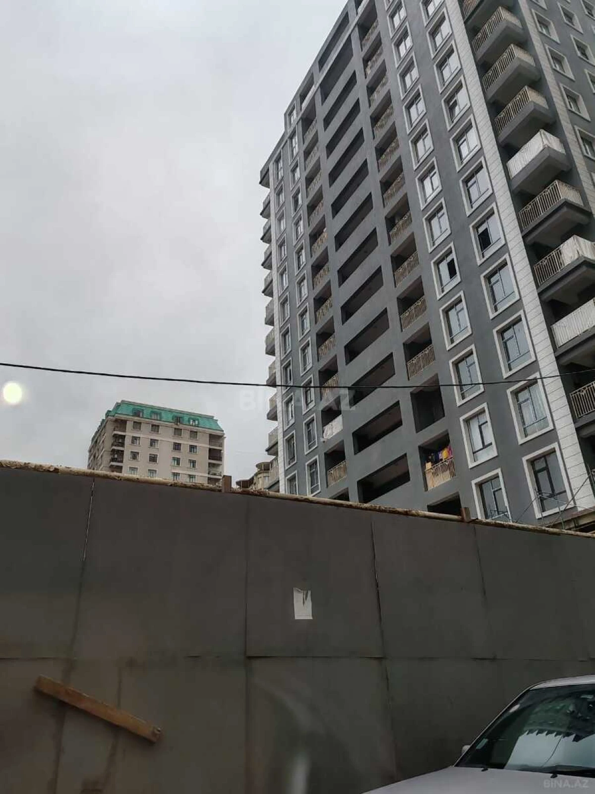 Satılır 3 otaqlı mənzil 117 m²