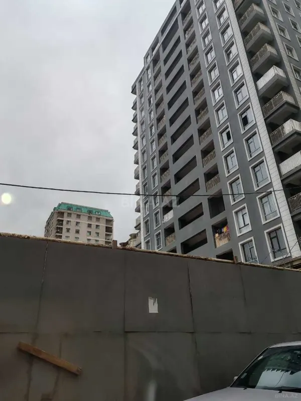 Satılır 3 otaqlı mənzil 117 m²