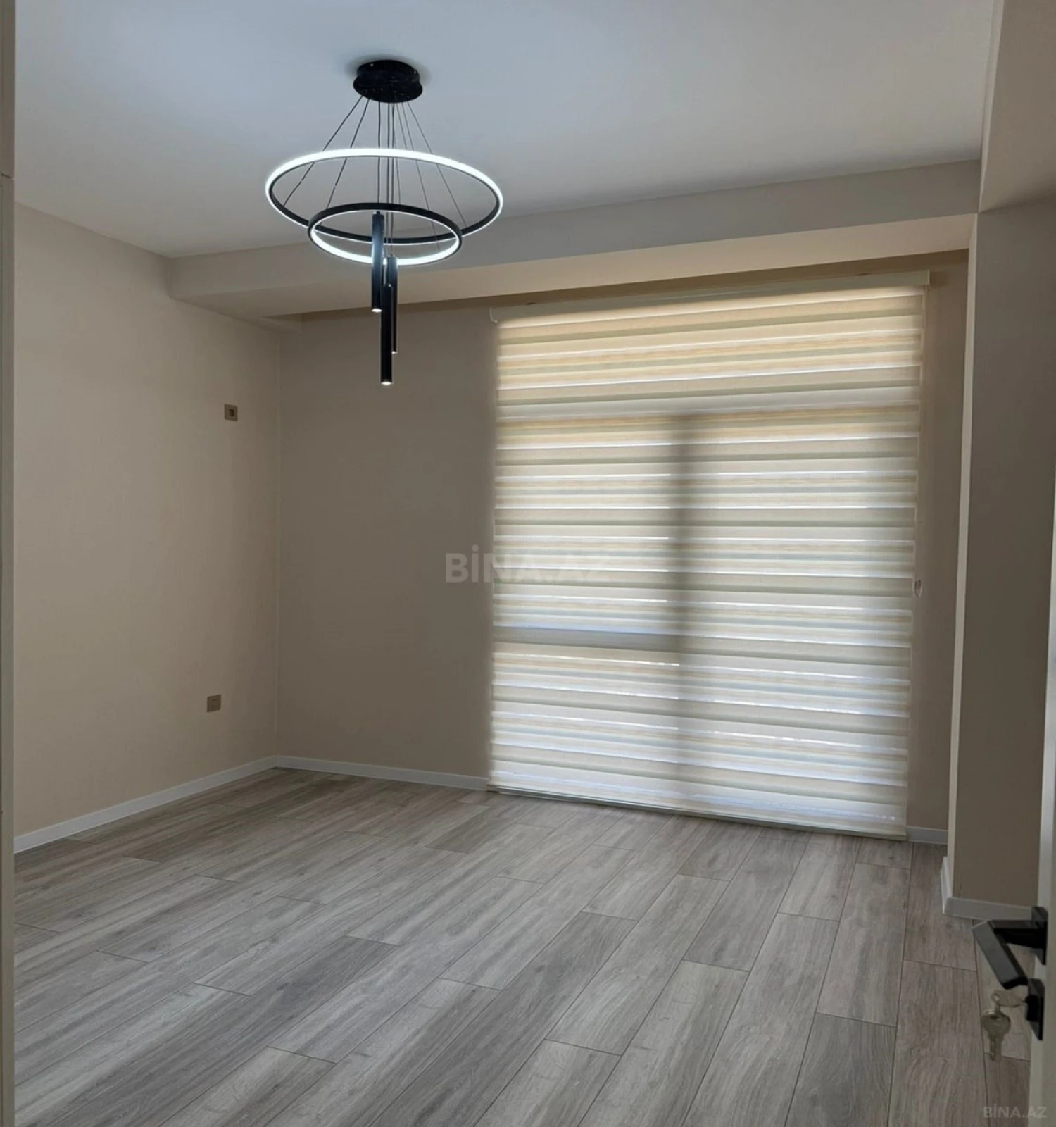 Satılır 3 otaqlı mənzil 105 m²