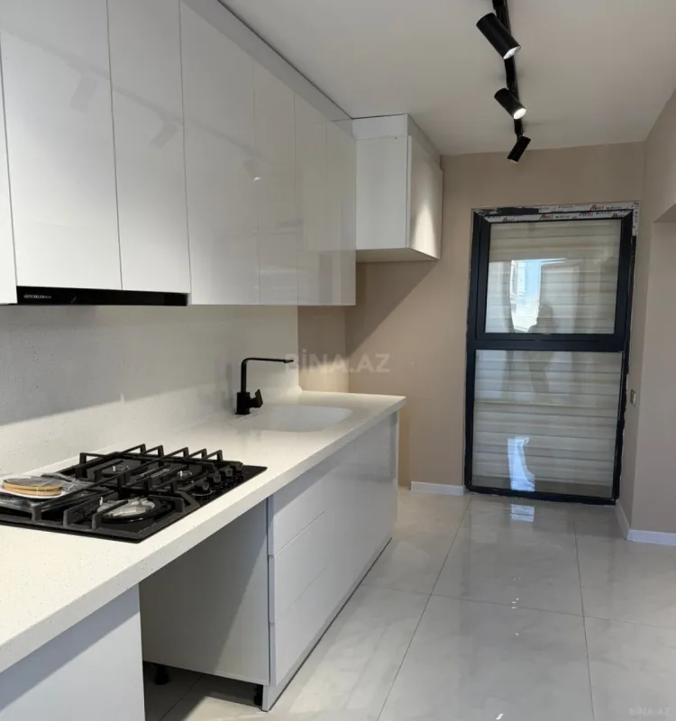 Satılır 3 otaqlı mənzil 105 m²