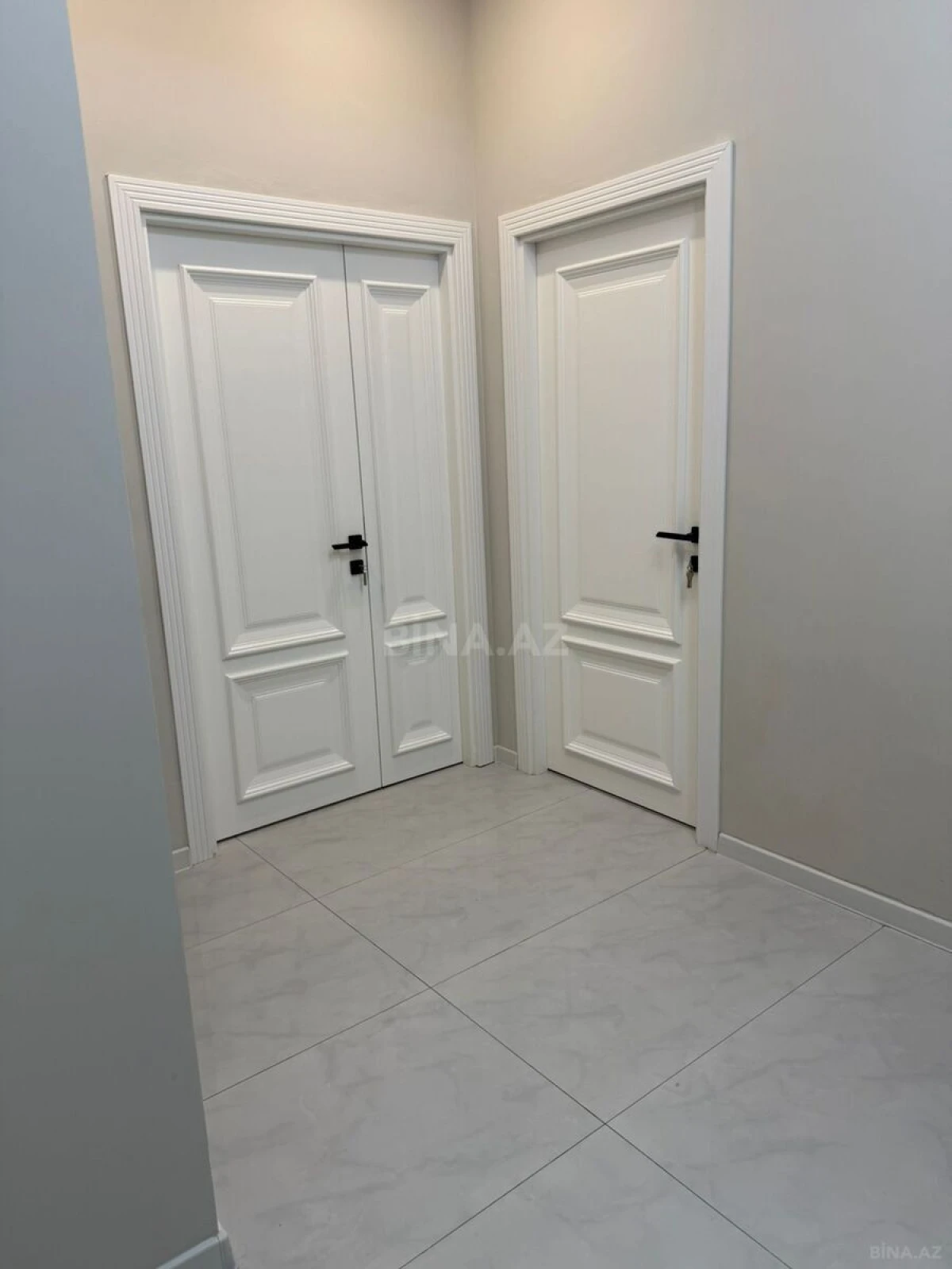 Satılır 3 otaqlı mənzil 105 m²