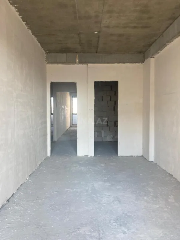Satılır 4 otaqlı mənzil 177 m²