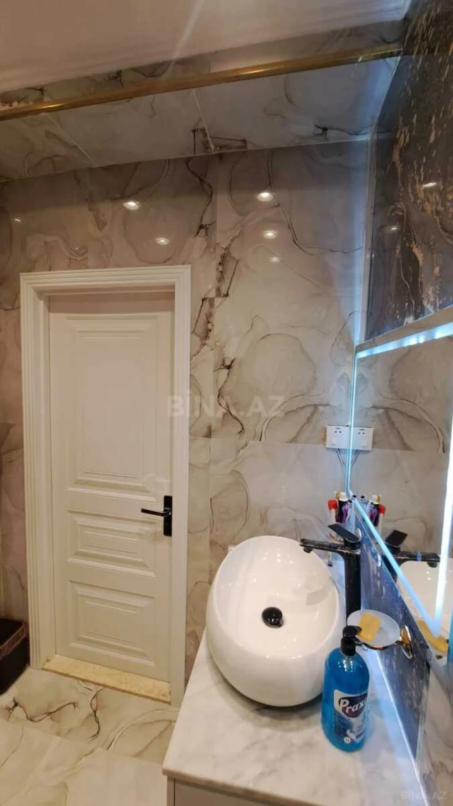 Satılır 3 otaqlı mənzil 67 m²