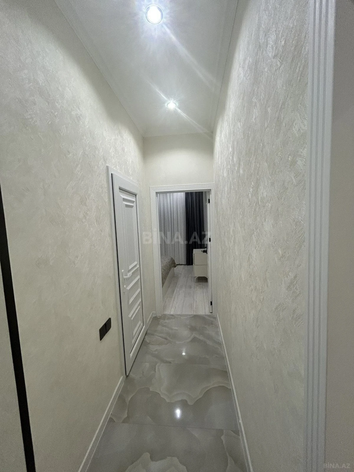 Kirayə verilir 2 otaqlı mənzil 62 m²
