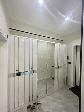 Kirayə verilir 2 otaqlı mənzil 62 m²