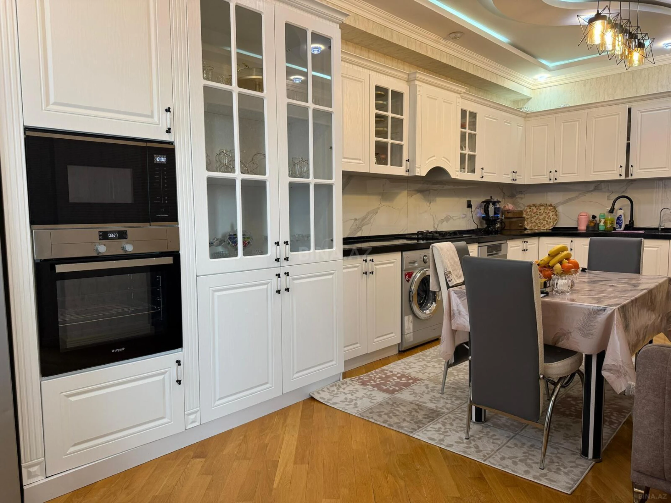 Satılır 4 otaqlı mənzil 161 m²