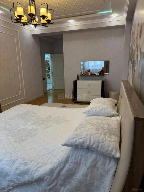 Satılır 4 otaqlı mənzil 161 m²