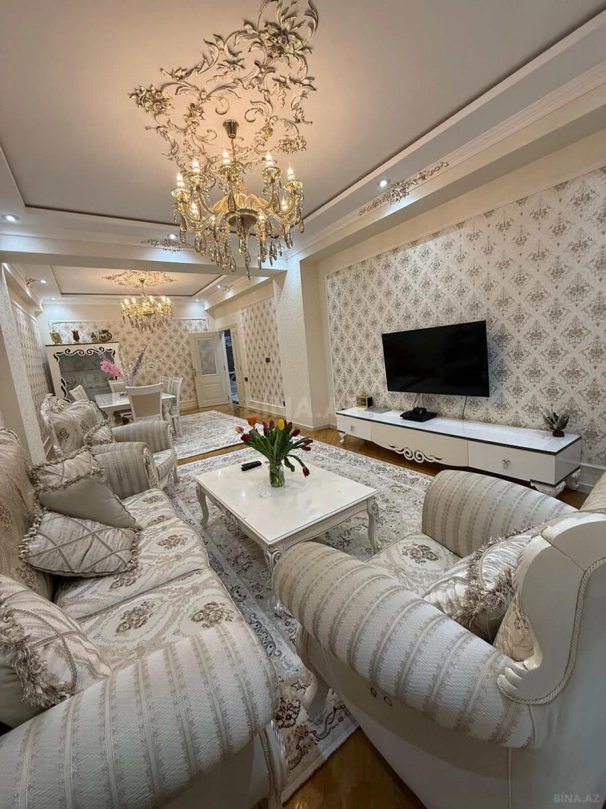 Satılır 4 otaqlı mənzil 161 m²