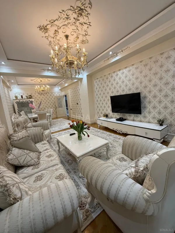 Satılır 4 otaqlı mənzil 161 m²