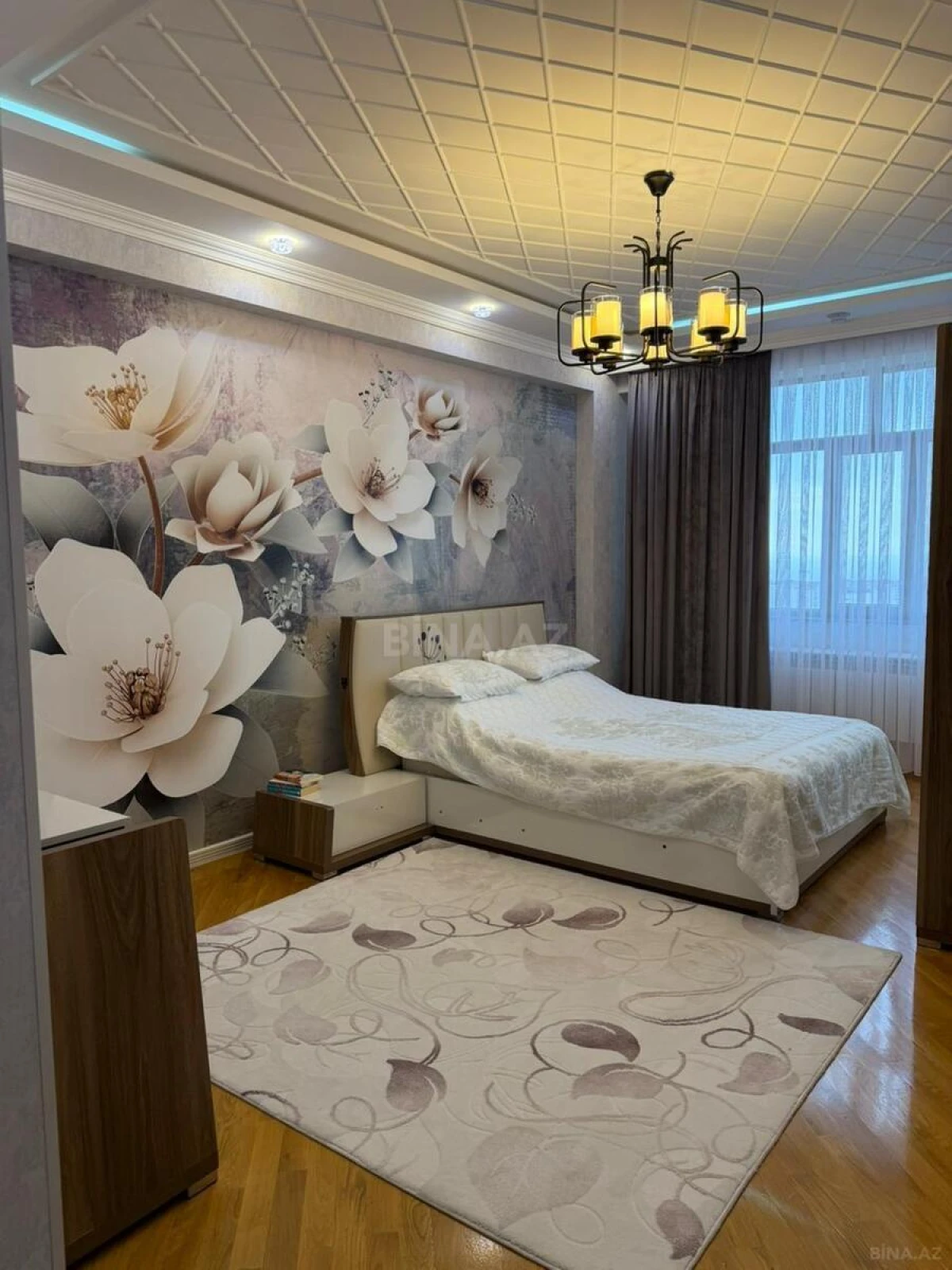 Satılır 4 otaqlı mənzil 161 m²