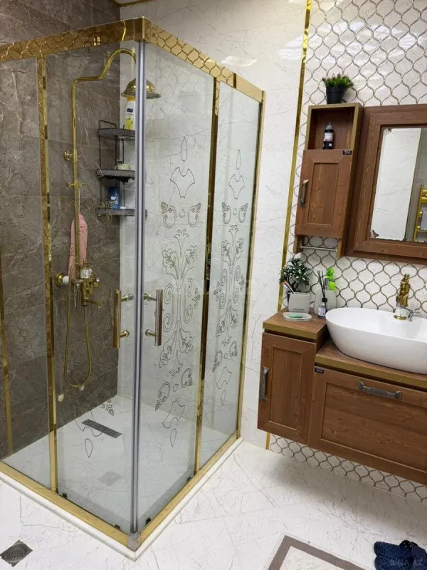 Satılır 4 otaqlı mənzil 161 m²