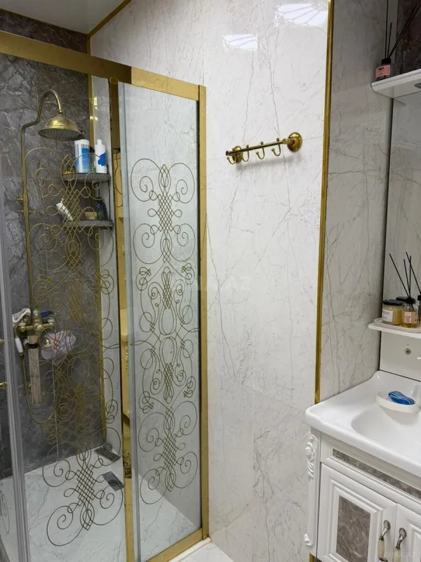 Satılır 4 otaqlı mənzil 161 m²