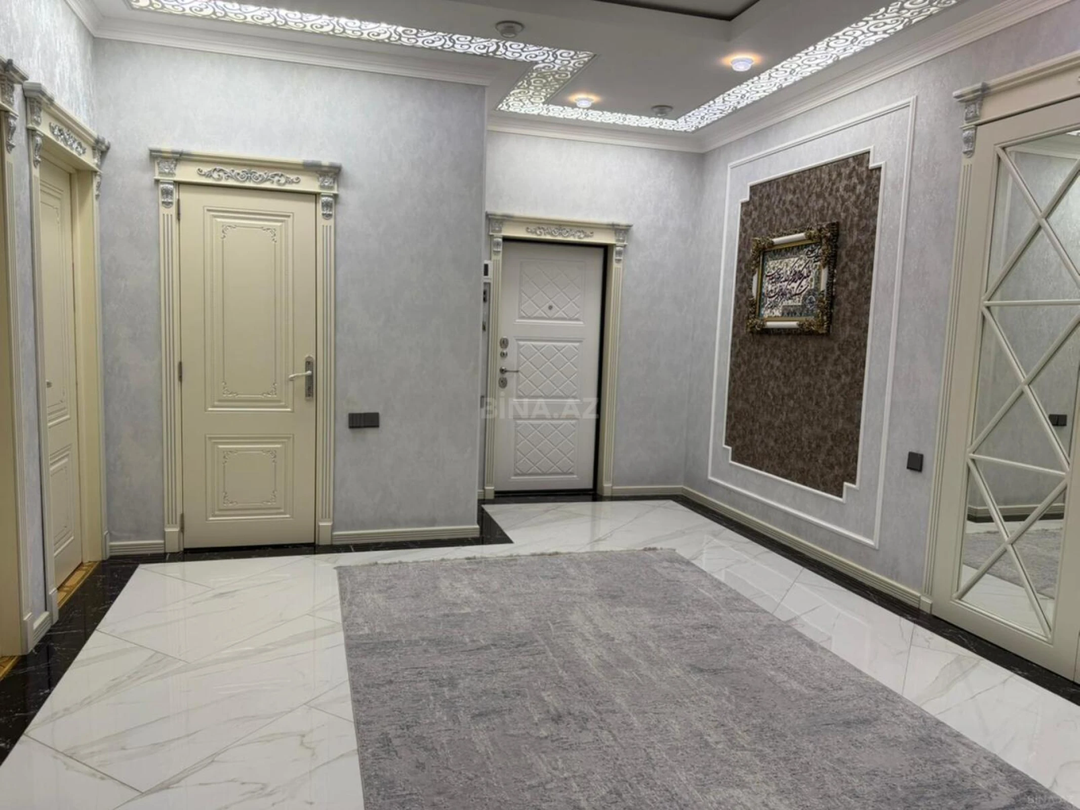 Satılır 4 otaqlı mənzil 161 m²