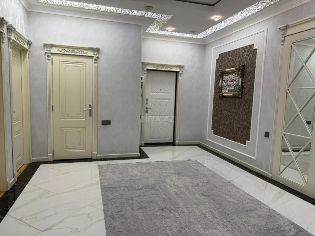 Satılır 4 otaqlı mənzil 161 m²