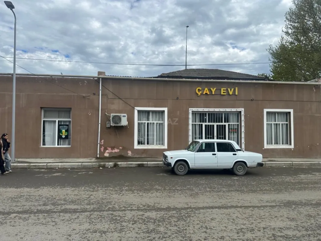 Satılır obyekt 248 m²