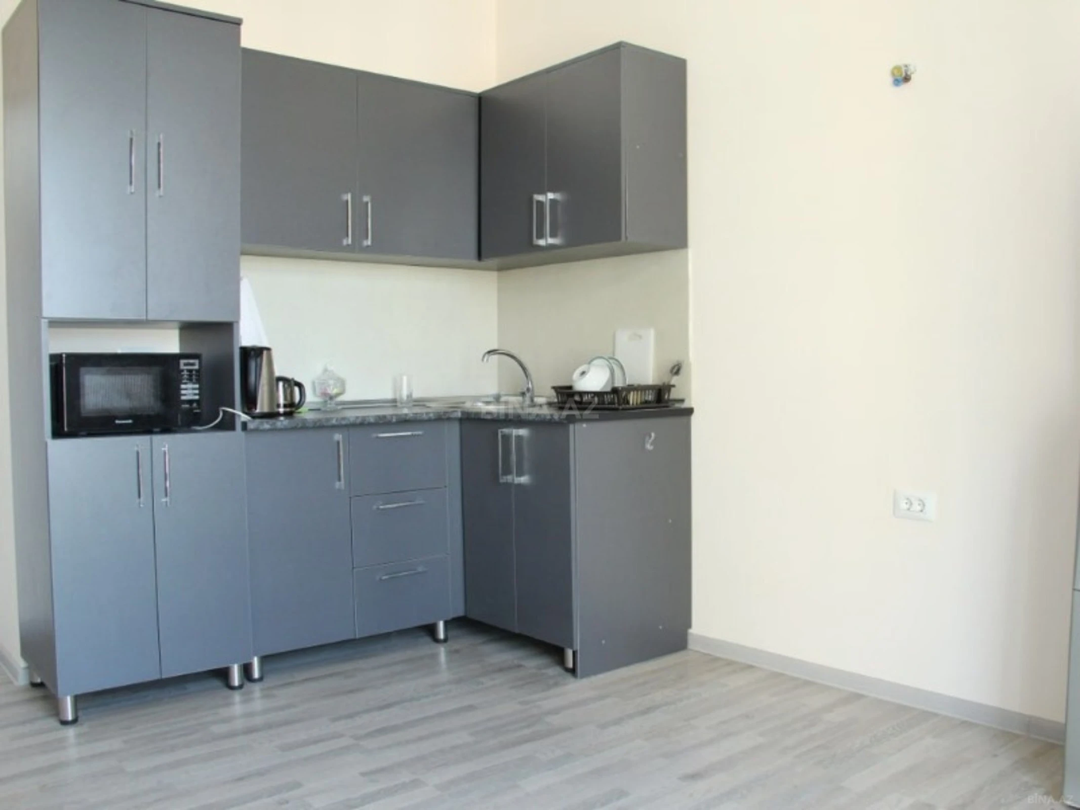 Kirayə verilir 4 otaqlı ofis 177 m²