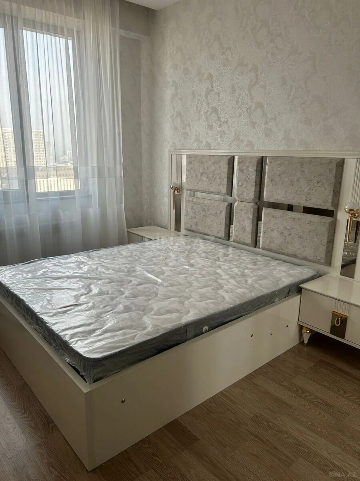 Kirayə verilir 2 otaqlı mənzil 77 m²