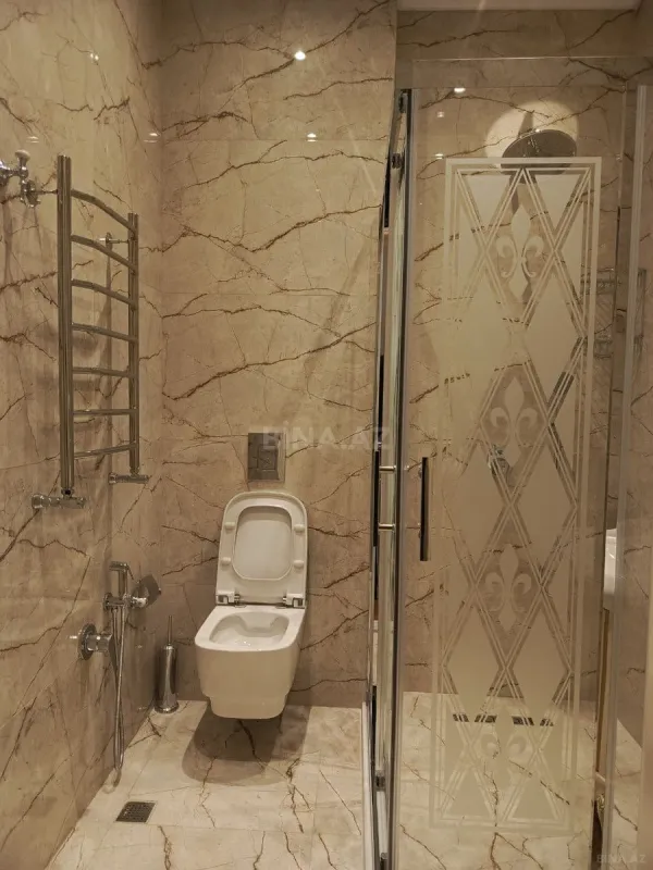 Kirayə verilir 3 otaqlı mənzil 170 m²