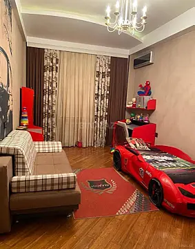 Satılır 3 otaqlı mənzil 155 m²