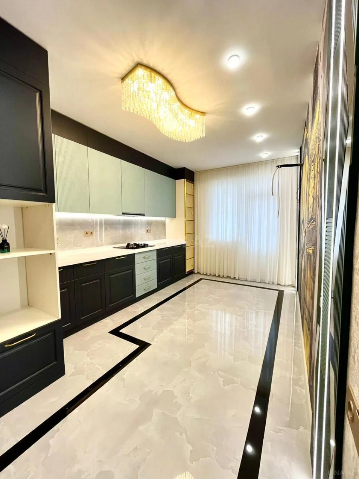Satılır 3 otaqlı mənzil 110 m²