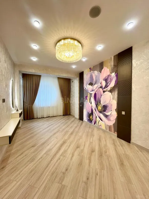 Satılır 3 otaqlı mənzil 110 m²